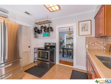 109 S Bishop St, San Marcos, TX 78666 - photo 7