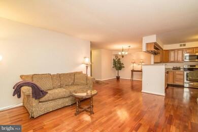 2217 Lovedale Ln unit B, Reston, VA 20191 - photo 7