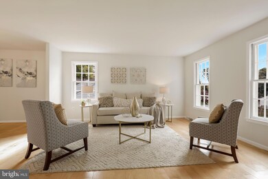 10814 Rippon Lodge Dr, Fairfax, VA 22032 - photo 7