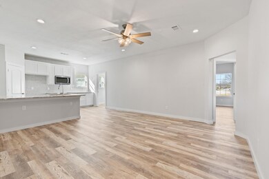 219 Peacock St, Cleburne, TX 76031 - photo 5