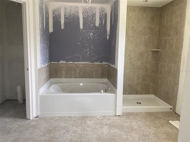 602 NW Forest Meadows Ave, Lake City, FL 32055 - photo 4