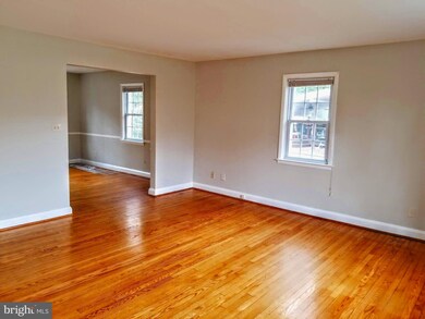 8230 Jeffers Cir, Towson, MD 21204 - photo 4