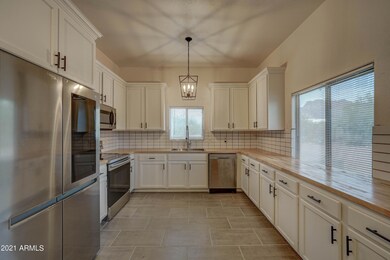 1912 S Val Vista Rd-9