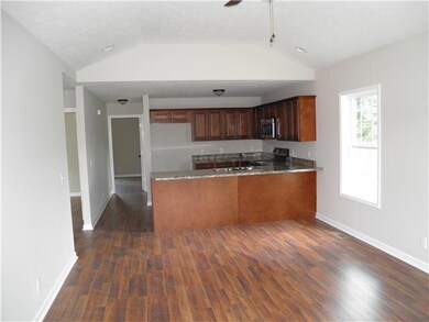 807 Woodrow St, Manchester, TN 37355 - photo 3