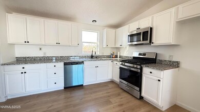 511 Raven Way, Fernley, NV 89408 - photo 2
