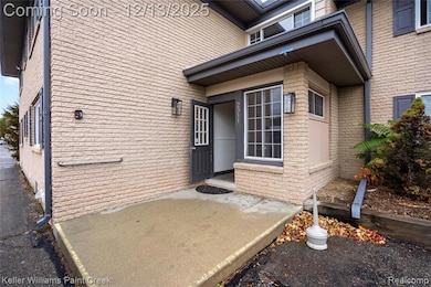 2311 Walton Blvd unit 28, Rochester Hills, MI 48309 - photo 2