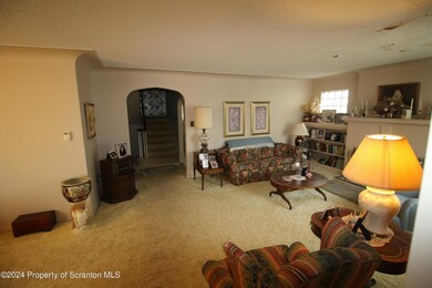 2047 Farr St, Scranton, PA 18504 - photo 4