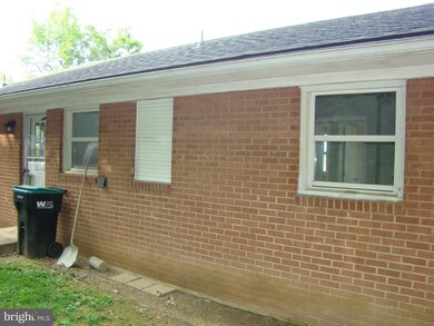 296 Locust Dr, Strasburg, VA 22657 - photo 4