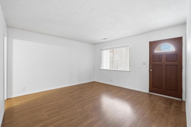 1214 S Spruce St, Tulare, CA 93274 - photo 5