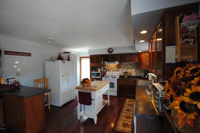 400 Forest St, Honesdale, PA 18431 - photo 3