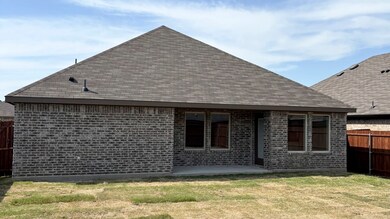1004 Barton Dr, Ennis, TX 75119 - photo 4