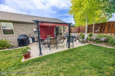 1246TaylorSt.-18