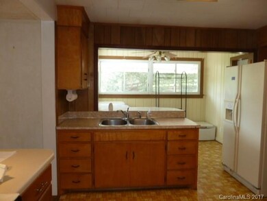 687 Starnes Cove Rd, Asheville, NC 28806 - photo 6