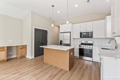 unlisted-address, Chicago, IL 60615 - photo 7