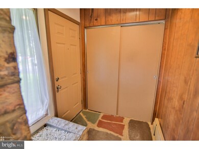 4301 Wrights Ln, Whitehall, PA 18052 - photo 7