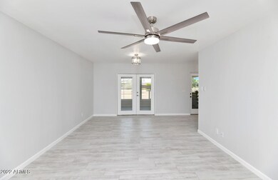 10844 N 108th Dr-large-005-018-10844 N 1