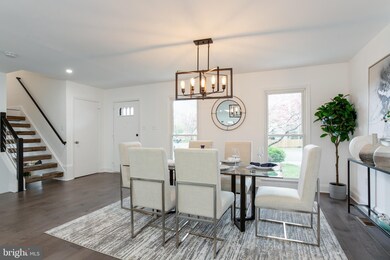 10812 Rippon Lodge Dr, Fairfax, VA 22032 - photo 4