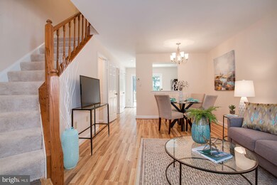 6322 Chimney Wood Ct, Alexandria, VA 22306 - photo 2