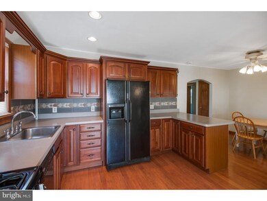 1213 Gilbert Ave, Wilmington, DE 19808 - photo 2