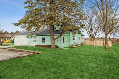 415 N Harlan St, Stuart, IA 50250 - photo 2