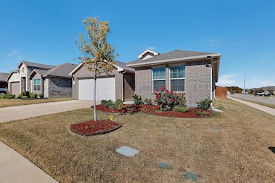 612 Mount Vista Ln, Fort Worth, TX 76131 - photo 2