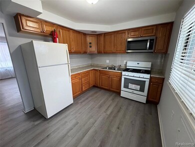 29270 Tessmer Ct unit 74, Madison Heights, MI 48071 - photo 5