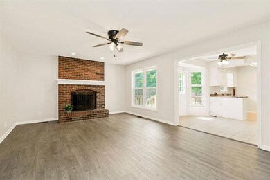 416 N Washington St, Raymore, MO 64083 - photo 2