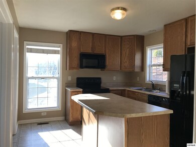 500 Bowers Park Cir, Knoxville, TN 37920 - photo 2