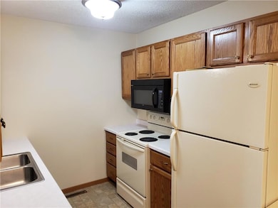 3613 Oak Tree Ln unit 2, Eau Claire, WI 54701 - photo 5