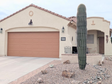 111 W Calle Moncayo, Sahuarita, AZ 85629 - photo 2