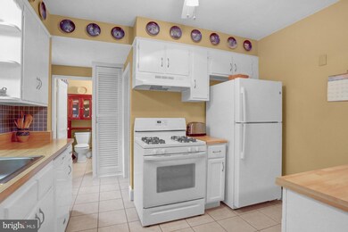 513 Lawrence Ave, Reading, PA 19609 - photo 7