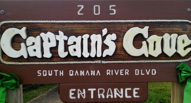 Captain's Cove entrance
