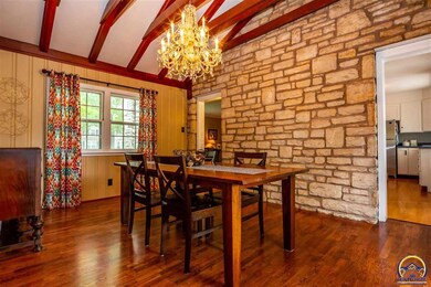 1947 SW Bowman Ct, Topeka, KS 66604 - photo 4