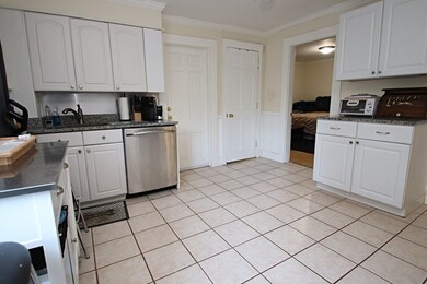 8 Abbott St, Salem, MA 01970 - photo 3