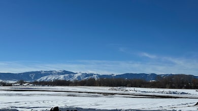 Lot 19-mountains