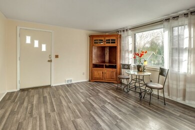 19 Harold St, Worcester, MA 01604 - photo 5