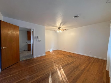 401 Vaughn St, Burkburnett, TX 76354 - photo 5