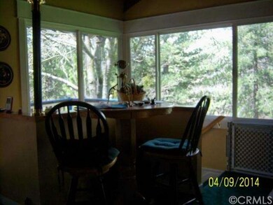 ELEVATED TABLE FOR DINING WITH A VIEW!
