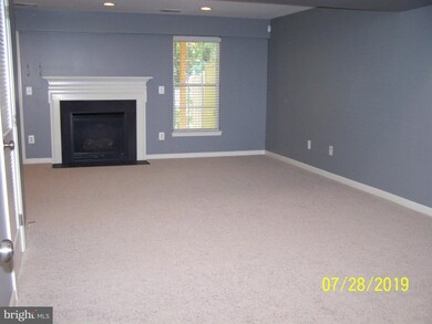 42251 St Huberts Place, Chantilly, VA 20152 - photo 3