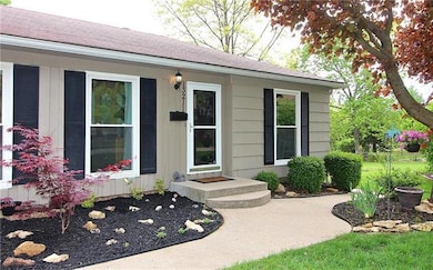 13211 Logan Ln, Lenexa, KS 66215 - photo 2