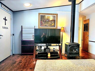 Frans living towards tv