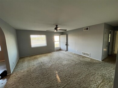 909 N 6th St, Sanger, TX 76266 - photo 6