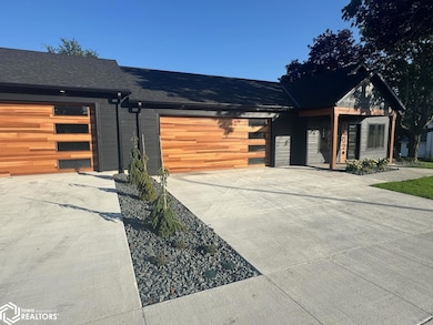 1102 N Main St, Carroll, IA 51401 - photo 3