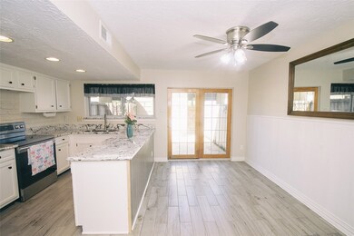 3934 Laura Leigh Dr, Friendswood, TX 77546 - photo 5