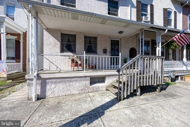 404 E 4th St, Boyertown, PA 19512 - photo 3