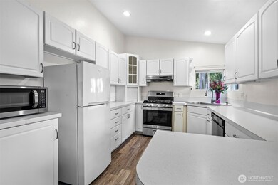 12024 Hillcrest Dr SE, Yelm, WA 98597 - photo 7