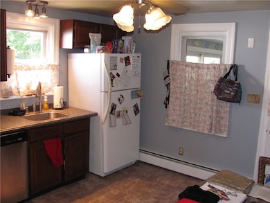 44 Novelty Rd, Warwick, RI 02889 - photo 3