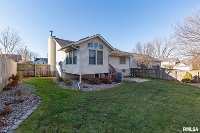 6135 N Elmwood Ave, Davenport, IA 52806 - photo 7