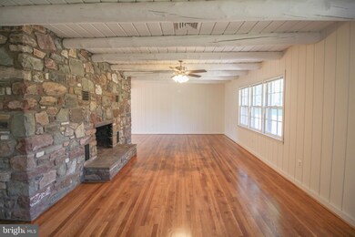 43418 Mountain View Dr, Chantilly, VA 20152 - photo 6