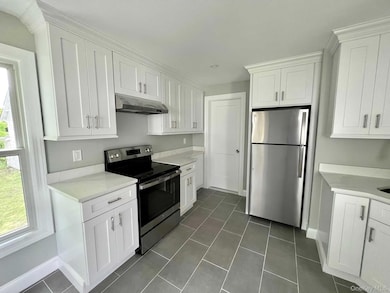 21 Washington Ave, Millbrook, NY 12545 - photo 2